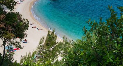 Stylish Hilltop Villa 🌿 Pool, Views & Vineyard Charm, 5-min Walk to Village