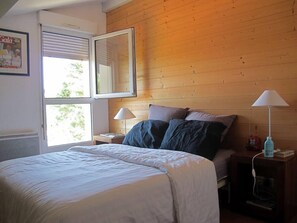 2 chambres, fer et planche à repasser, lit parapluie, Wi-Fi gratuit