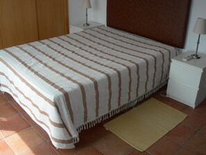 3 chambres, fer et planche à repasser, Wi-Fi gratuit