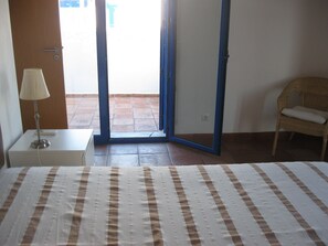 3 habitaciones, tabla de planchar con plancha y wifi gratis 