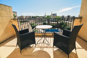 Outdoor dining - Dar ta Censina Villa in Gozo with private pool, quiet location, family friendly  (Ghasri)