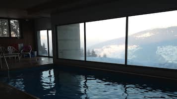 Piscina interna, piscina aquecida