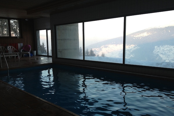 Our little pool with a view !