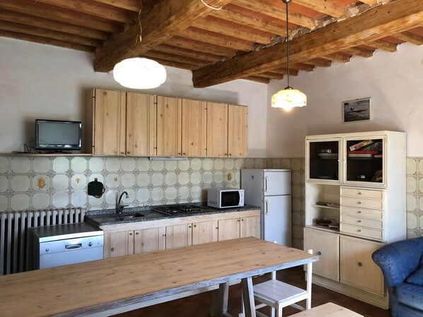 Fridge, oven, stovetop, dishwasher - TUSCAN FARMHOUSE WITH POOL from 4 to 15 BEDS, GARDEN 6000sqm FENCED (Buggiano)