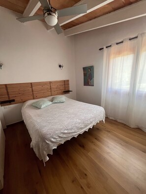 4 chambres, fer et planche à repasser, Wi-Fi gratuit, draps fournis