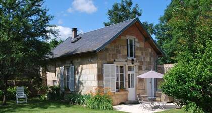 COMFORT air-conditioned house with garden, terrace in Medieval City in Burgundy