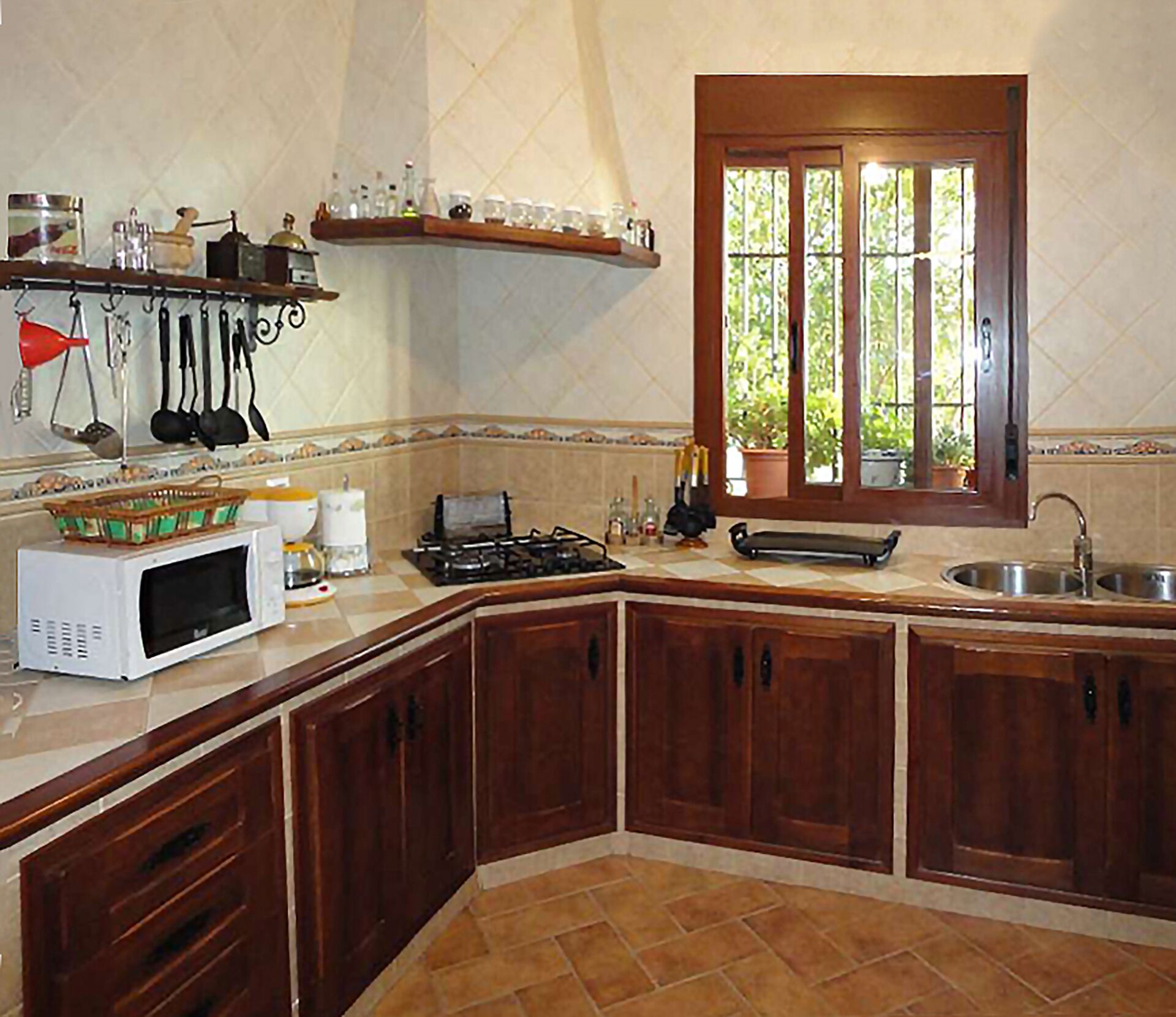 Villa with Private Pool, wonderful Lake/Mountain views, pets fiendly and Wi-Fi