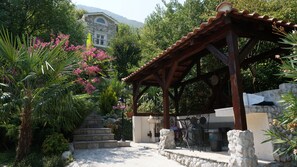 Property grounds - Large Luxury Stone Villa With Private Infinity Pool And Sea Views (Southern Coastal)