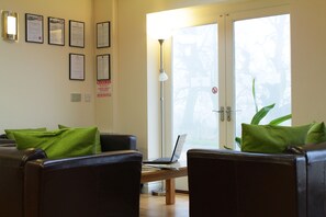 Lobby - Rose's Rest is a lovely cosy cottage for couples in the Lincolnshire Wolds (Horncastle)