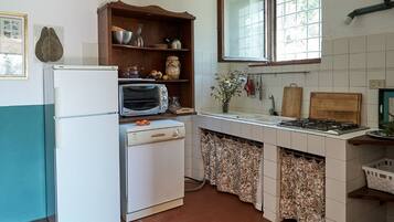 Kühlschrank, Ofen, Herdplatte, Geschirrspüler