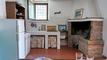 Kühlschrank, Ofen, Herdplatte, Geschirrspüler