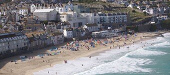 Fisherman's Cottage, fantastic Downalong location