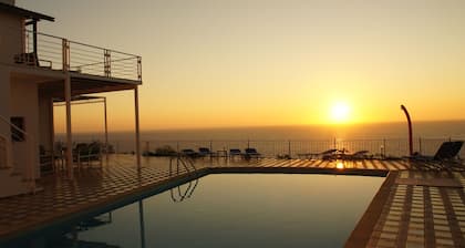 Kathisma VILLA MARGAUX, piscine privée avec vue exceptionnelle