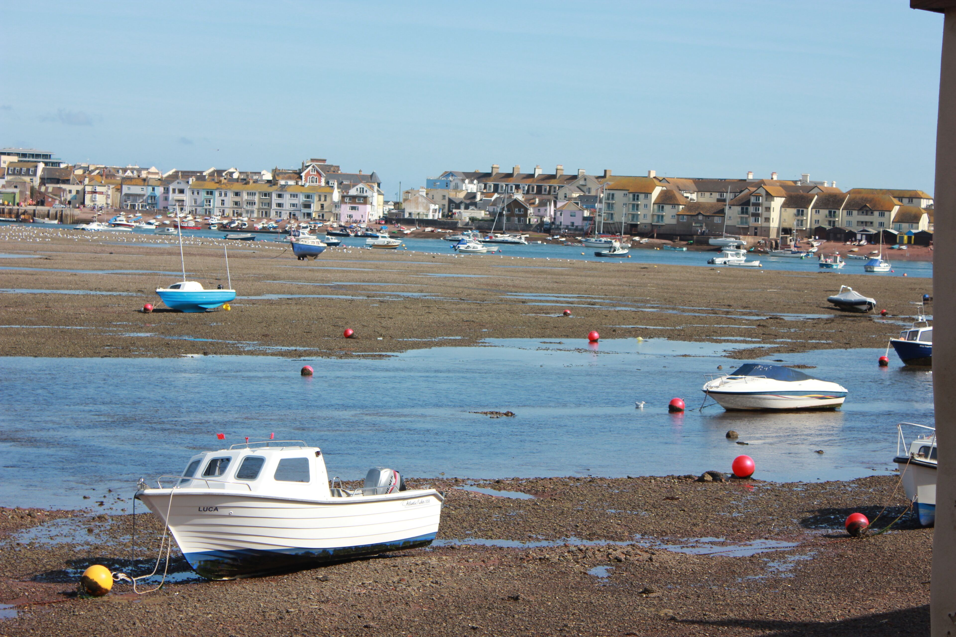 Plage à proximité, chaises longues