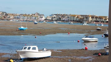 Plage à proximité, chaises longues