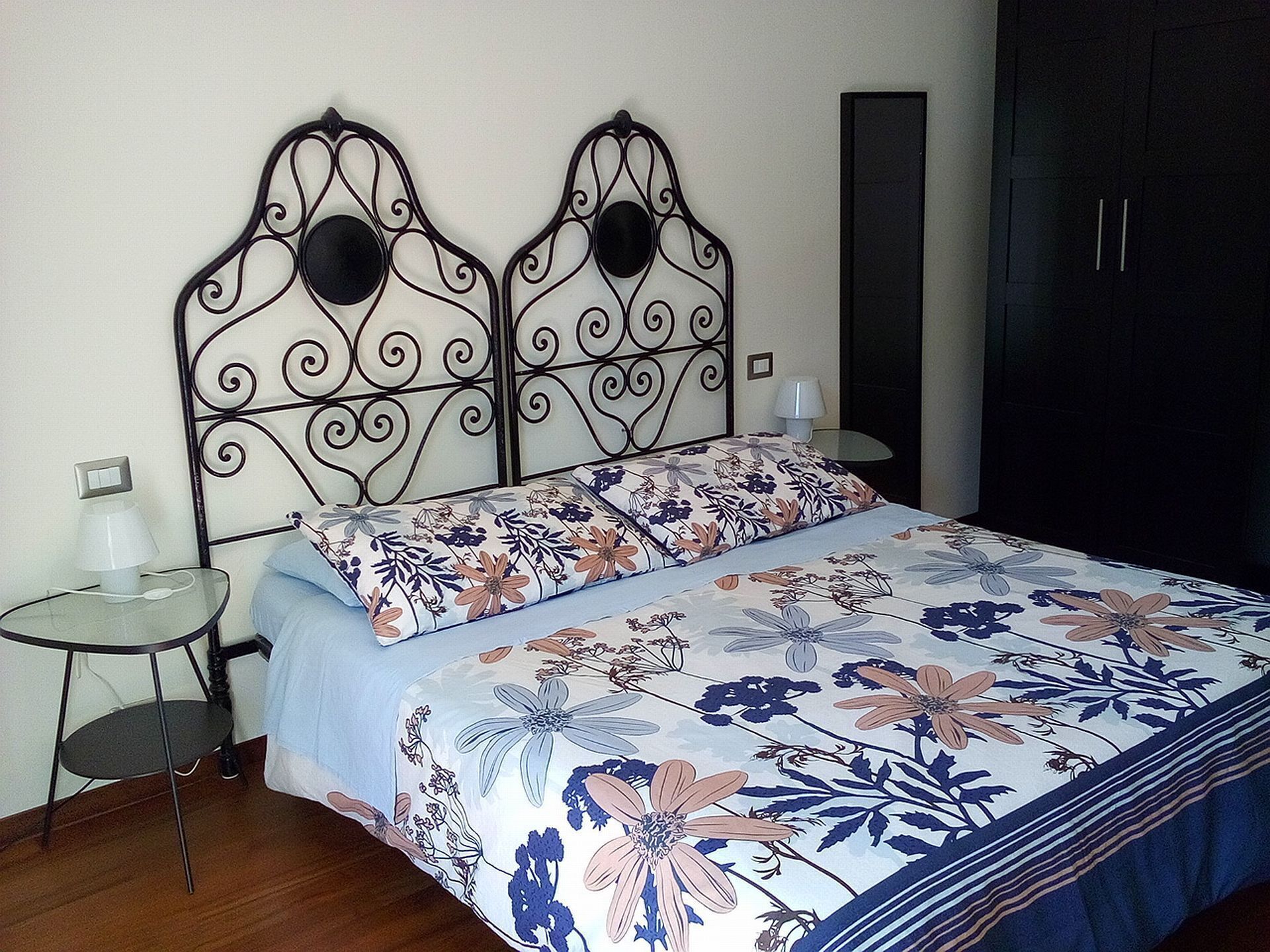 Residential area near the center. Parking. Residential area near city center