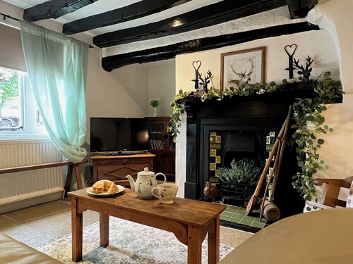 Bluebell Cottage - Grade II listed 3 bed cottage - near Sherwood Forest