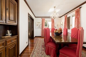 Dining - Elegant country house with pool. Between Oviedo and Gijón (Siero)
