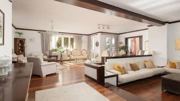 Smart-TV, peis, videospill og DVD-spiller