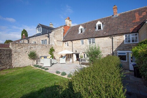Charming Country House Nr Bath (WC)