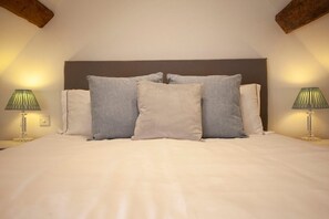 4 chambres, fer et planche à repasser, lit parapluie, Wi-Fi gratuit