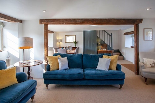 Charming Country House Nr Bath (WC)