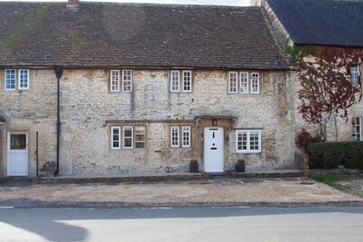 Charming Country House Nr Bath (WC)
