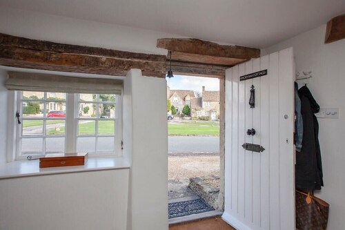 Charming Country House Nr Bath (WC)