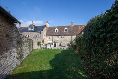 Charming Country House Nr Bath (WC)