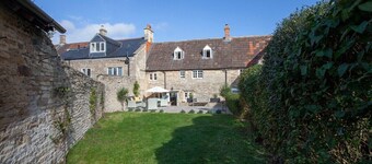 Charming Country House Nr Bath (WC)