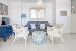 Smart TV - Sea views. Large solarium terrace. Private. For exclusive use. (Calella)