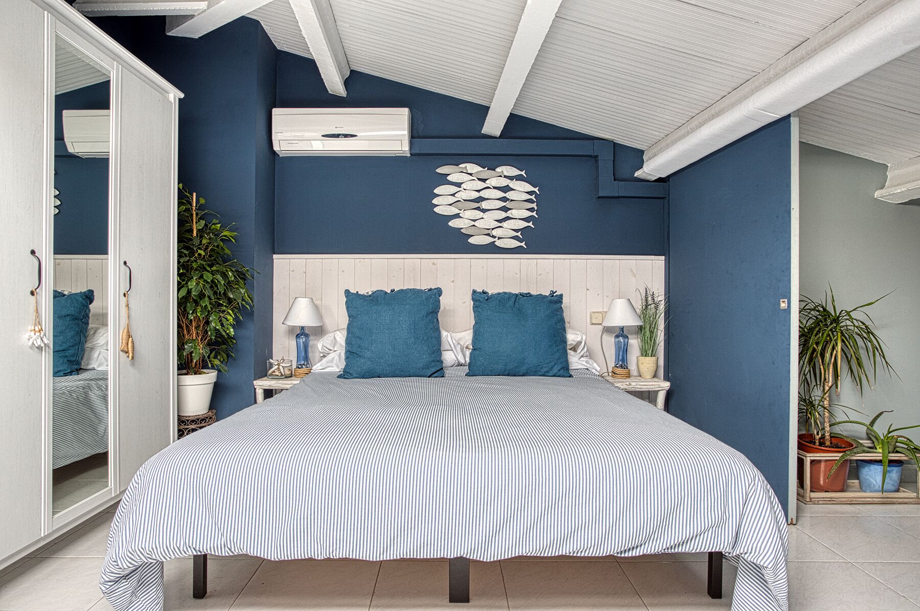 2 dormitorios, tabla de planchar con plancha, wifi gratis y ropa de cama