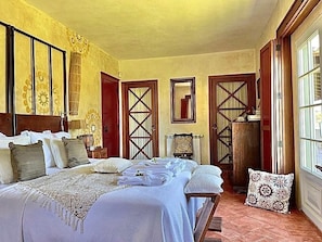 5 soverom, strykejern/-brett, reiseseng for barn og wi-fi (inkludert)