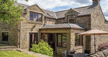Beautiful, Large Cottage, village location in The heart of the Derbyshire Dales
