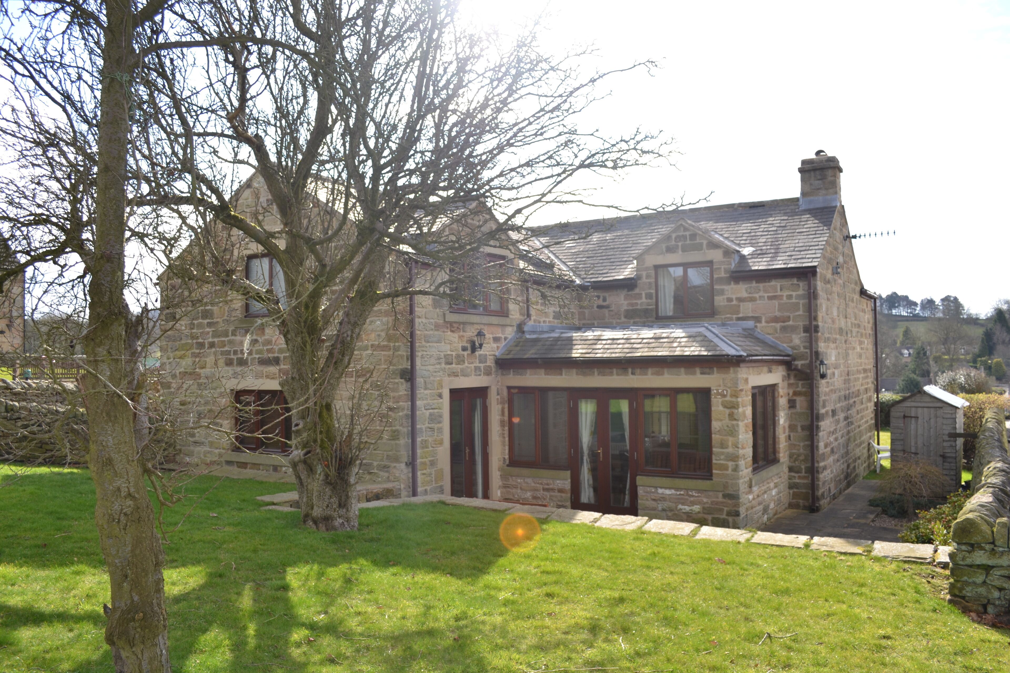 Beautiful, Large Cottage In The heart Of The Derbyshire Dales