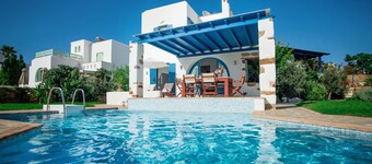 OUTSTANDING VILLA WITH PRIVATE POOL, CLOSE TO THE AMAZING PROKOPIOS BEACH