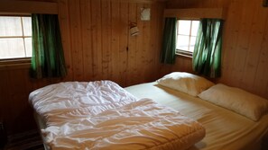 3 bedrooms, travel crib, free WiFi