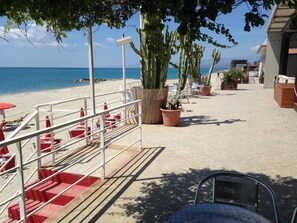 Property grounds - Caulonia Marina  apartment with AC &  swimming pool only 5 minutes to the beach! (Marina di Caulonia)