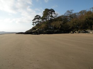 Beach - Cosy Cottage in Picturesque Rural Location Near Sea, Garden, Burn, Red Squirrels (Gatehouse of Fleet)