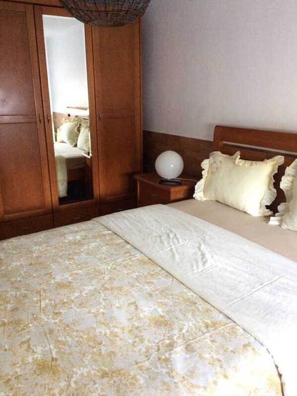 3 chambres, bureau, fer et planche à repasser, Wi-Fi gratuit