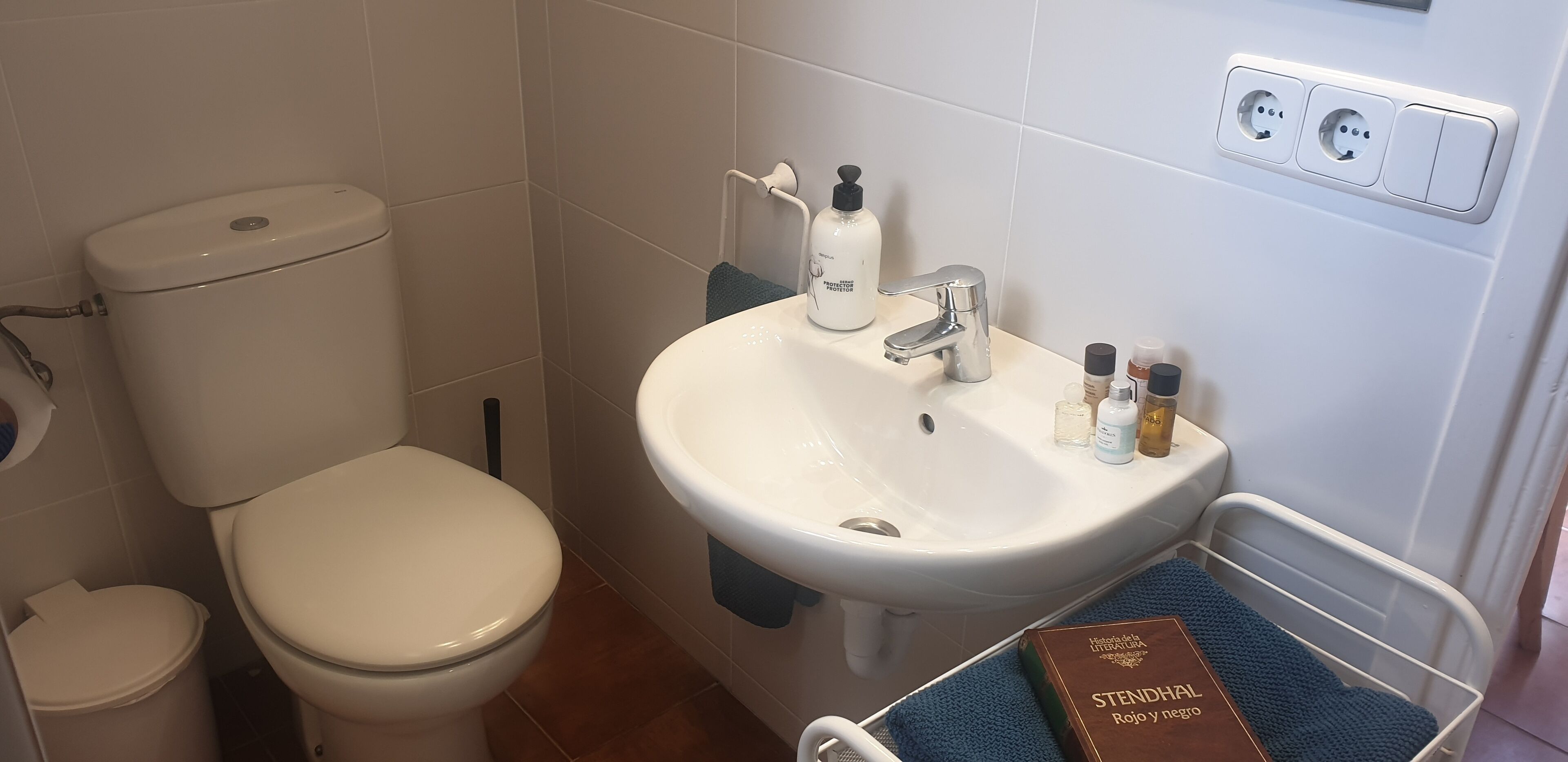 House with garden at 30 meters from the sand beach of la Fosca.