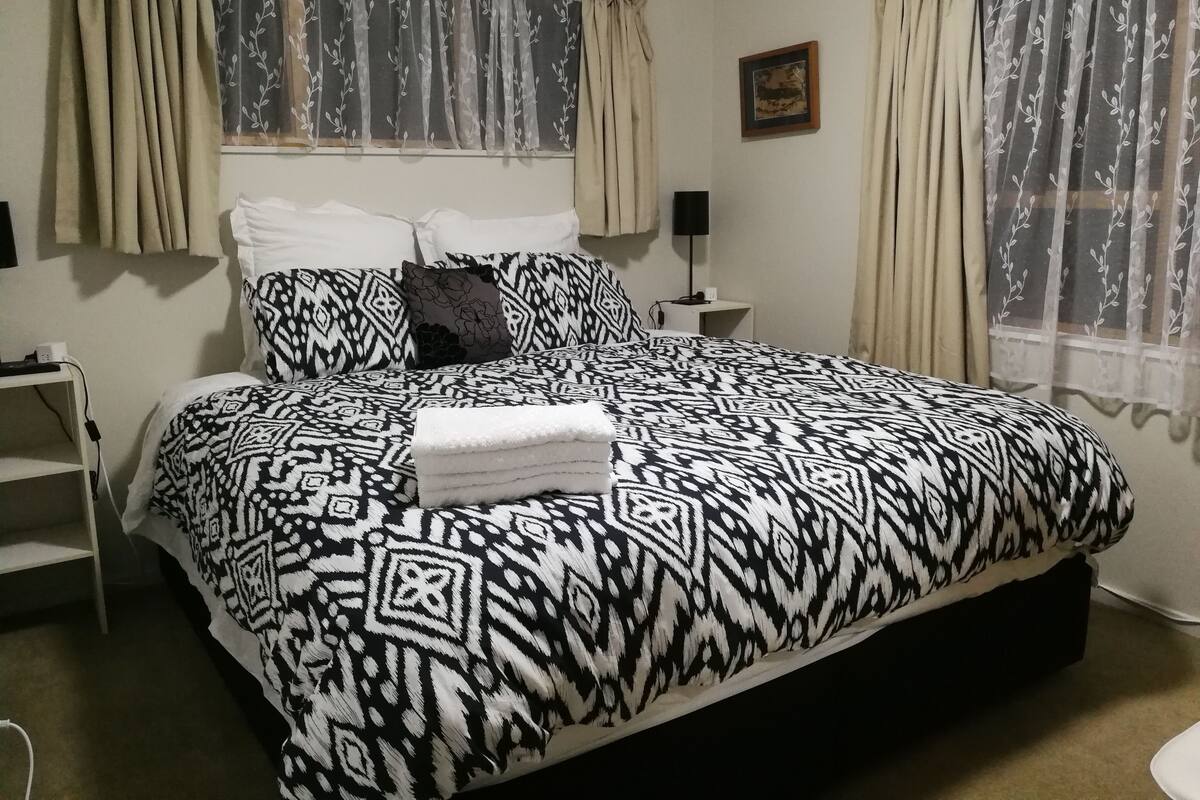 Double or Twin Room, Shared Bathroom, Garden View (# 3) | 1 bedroom, blackout drapes, iron/ironing board (on request)