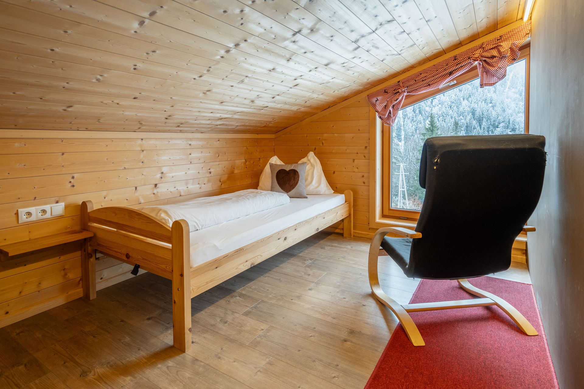 3 chambres, lit parapluie, Wi-Fi, draps fournis