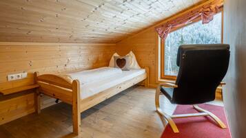 3 chambres, lit parapluie, Wi-Fi, draps fournis