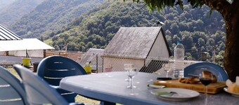 Charming gite with all comforts near the Mourtis resort, WIFI, Fireplace