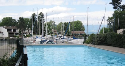 Puerto Ripaille: Su casa de vacaciones justo en el lago / la mejor de las montañas y el mar!