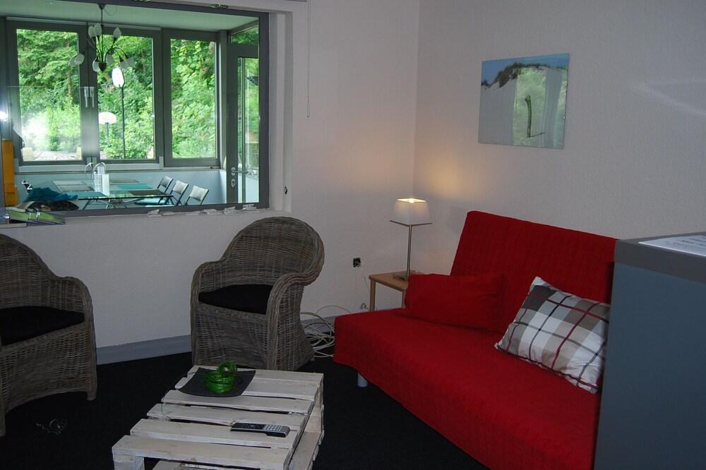 Spacious apartment with terrace (101 sqm.) close to town (10 min train ride) in the open