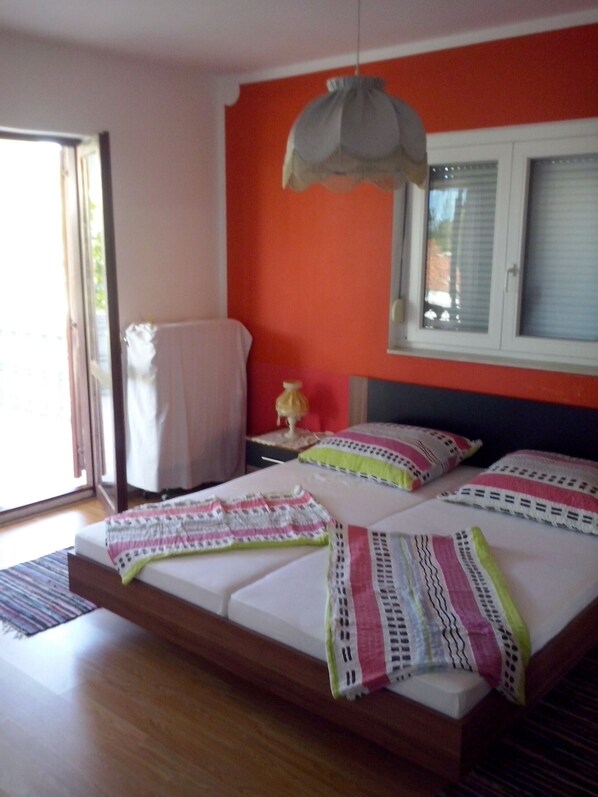 2 bedrooms, WiFi, bed sheets