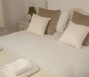 2 bedrooms, in-room safe, iron/ironing board, travel cot