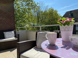 Property grounds - Close to the beach modern apartment with Wi-Fi, gladly duration Hire (Neustadt in Holstein)